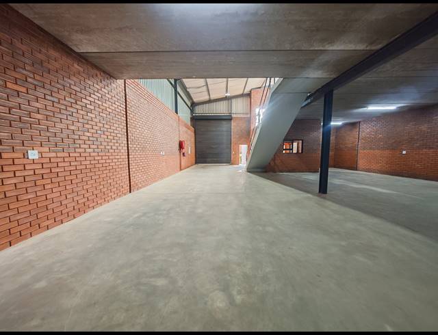 376M² WAREHOUSE TO LET IN ORMONDE